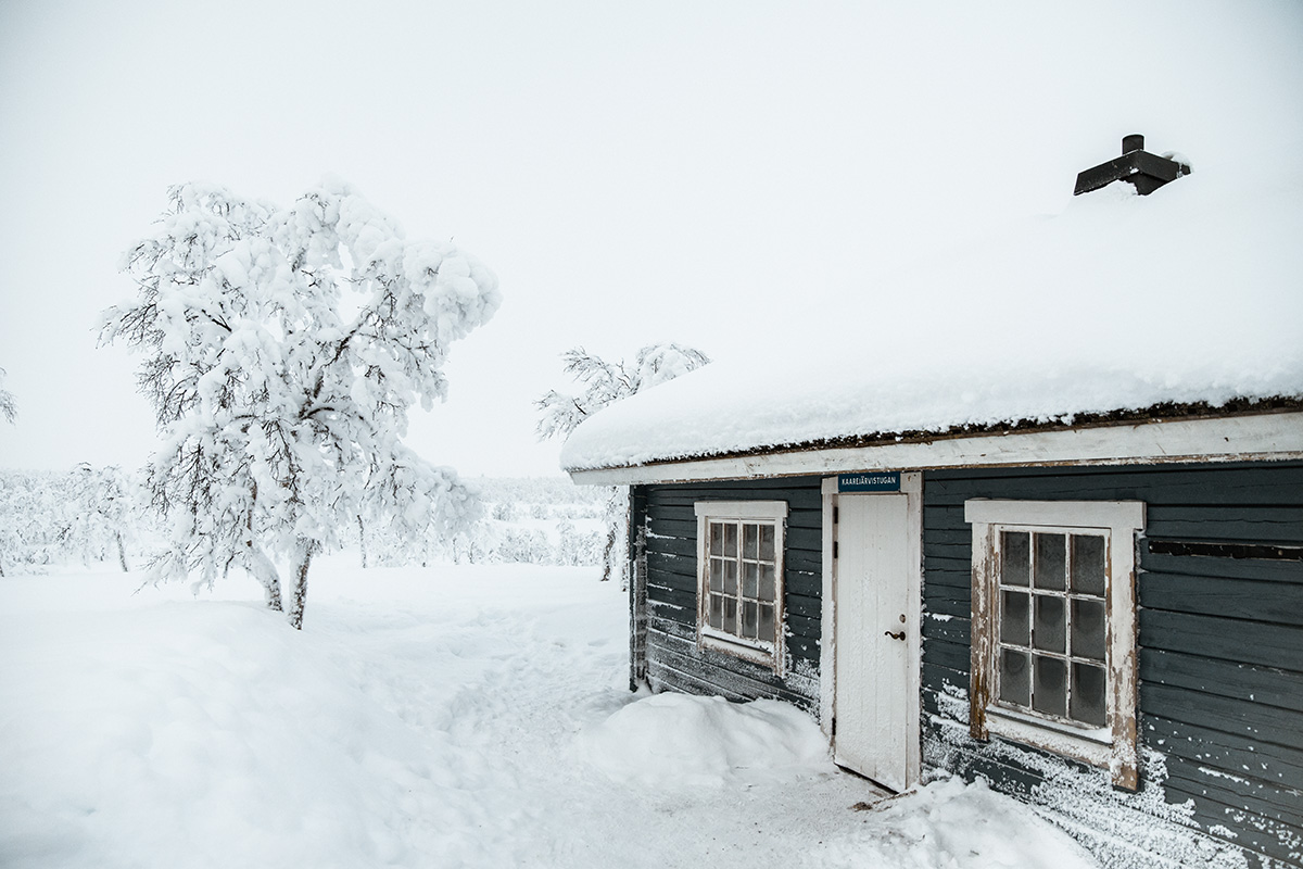 Lapland cabin snow land Kaarejarvi Raphaelle Monvoisin
