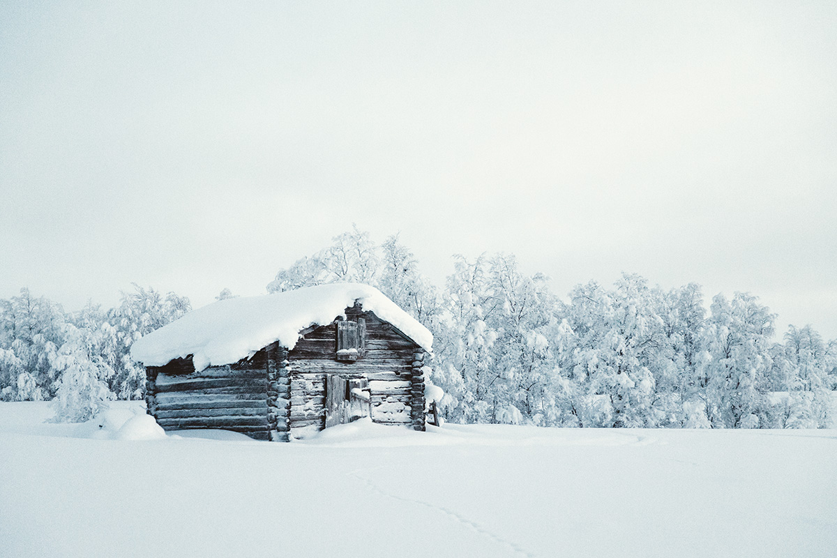 Lapland cabin snow land Kaarejarvi Raphaelle Monvoisin